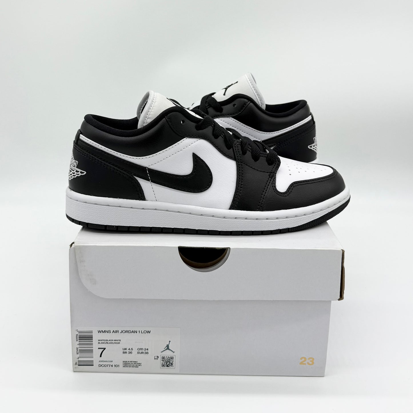 Jordan 1 Low “Panda” (W) US7W