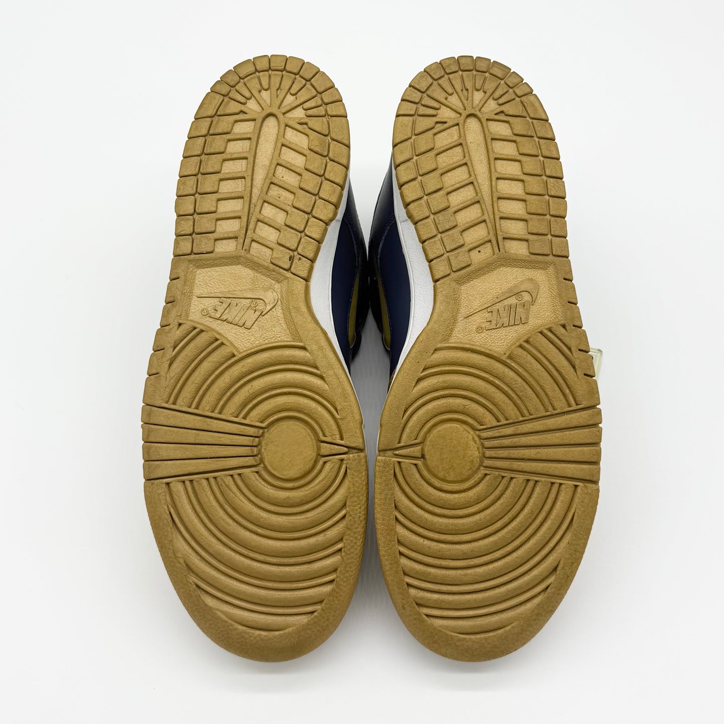 Nike SB Dunk Low “Supreme Jewel Swoosh Gold” US10.5