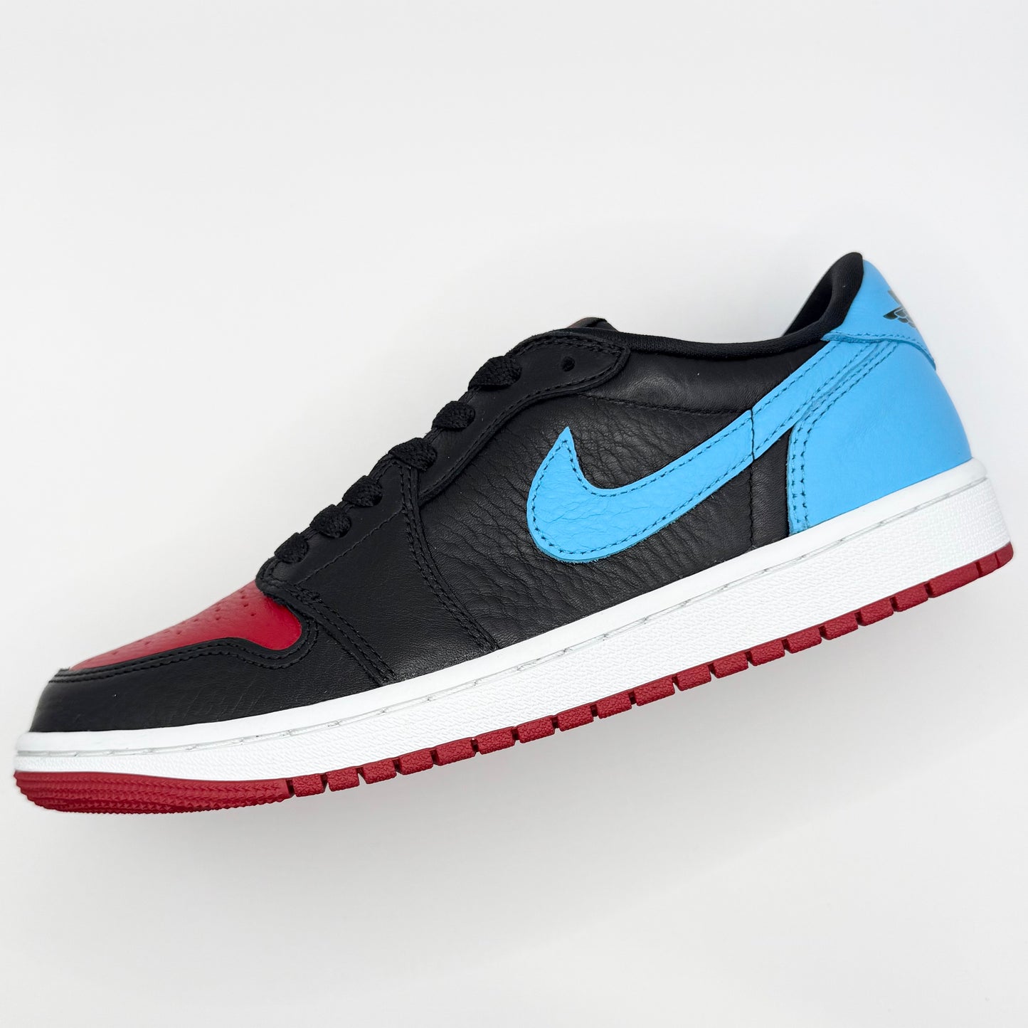 Jordan 1 Low OG “Nc to Chi” (W)