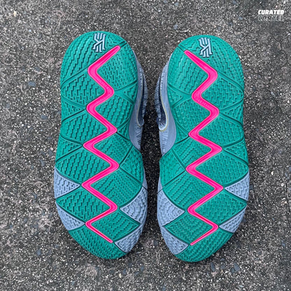 Nike Kyrie 4 “City of Guardians” (GS) US6Y